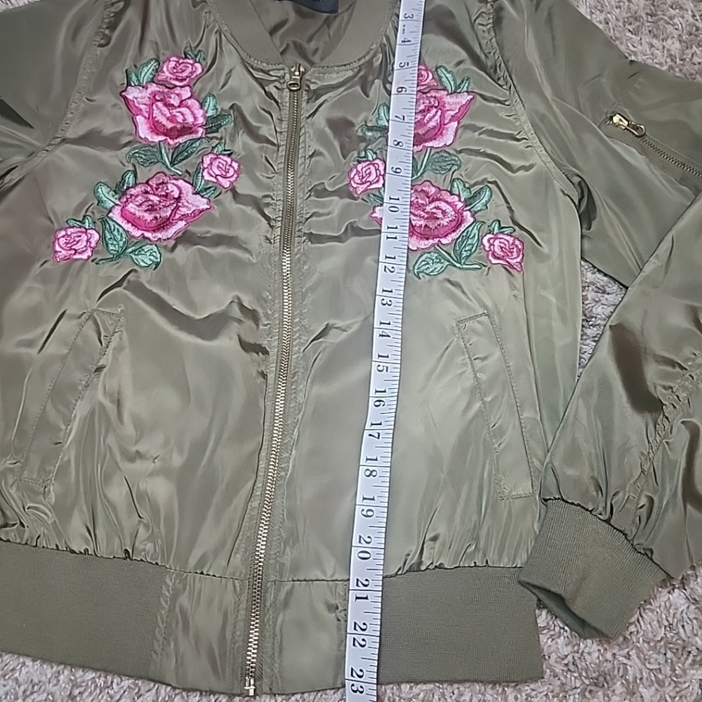 Love Tree Olive Green Floral Embroidered Bomber Jacket. Size Medium - Picture 8 of 12